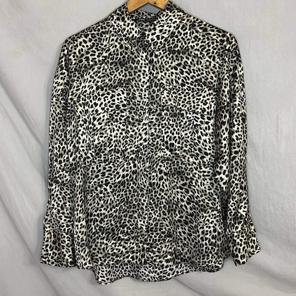 Zara Leopard Print Button Front Blouse with Pockets in Size Medium